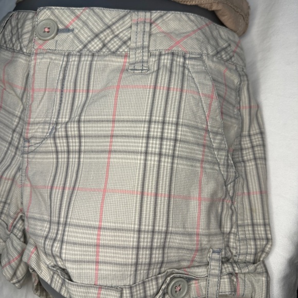 Aeropostale Lightweight Cargo Shorts Roll Cuffs, Gray Pink Plaid ~ Size 1/2 - Picture 3 of 8